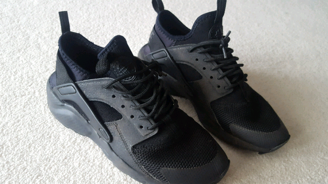 junior nike huarache trainers